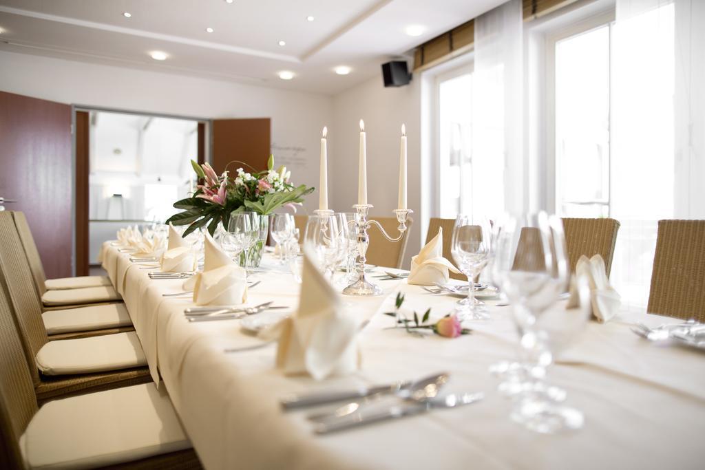 Hotel Kleines Meer Waren  Buitenkant foto
