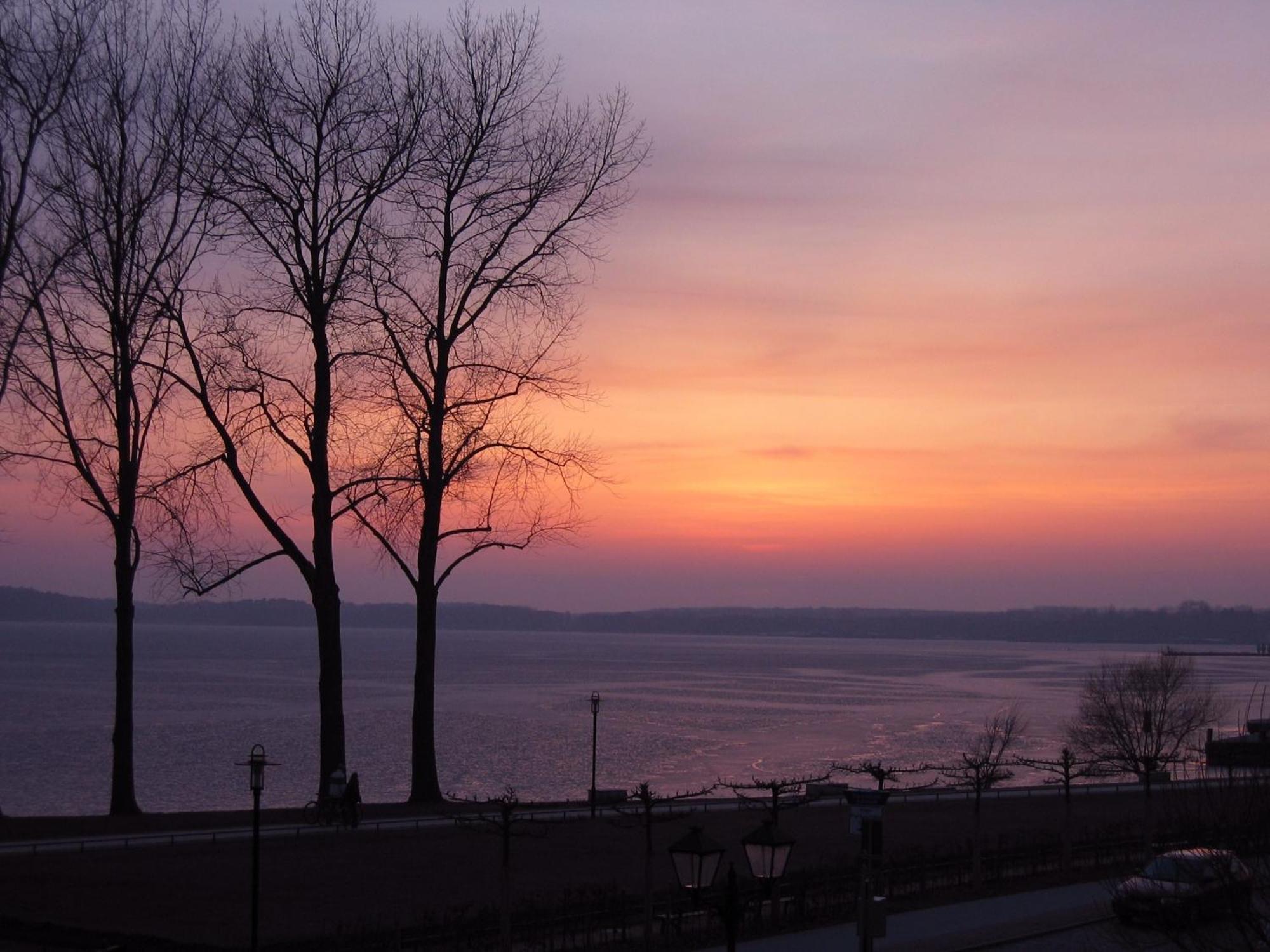 Hotel Kleines Meer Waren  Buitenkant foto