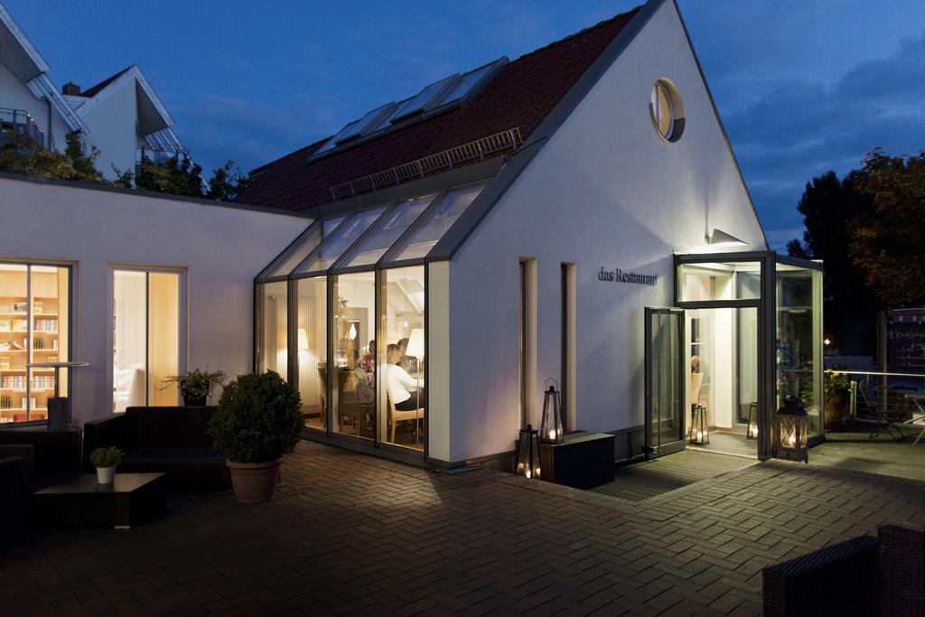 Hotel Kleines Meer Waren  Buitenkant foto