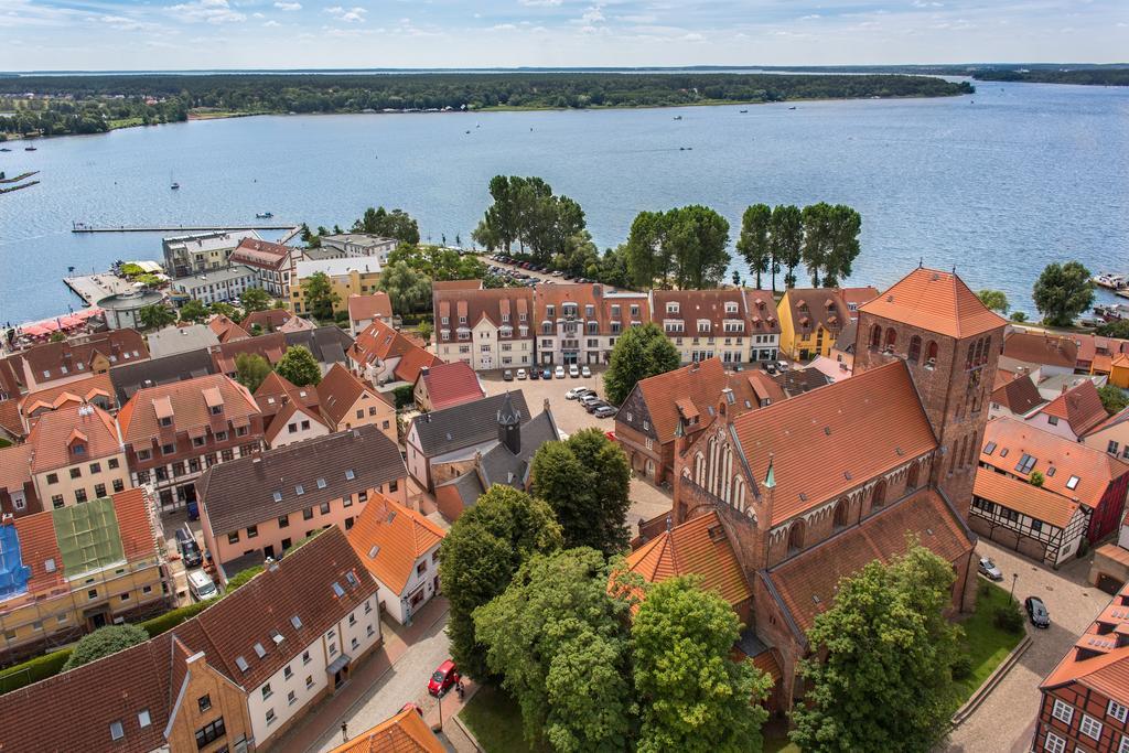 Hotel Kleines Meer Waren  Buitenkant foto