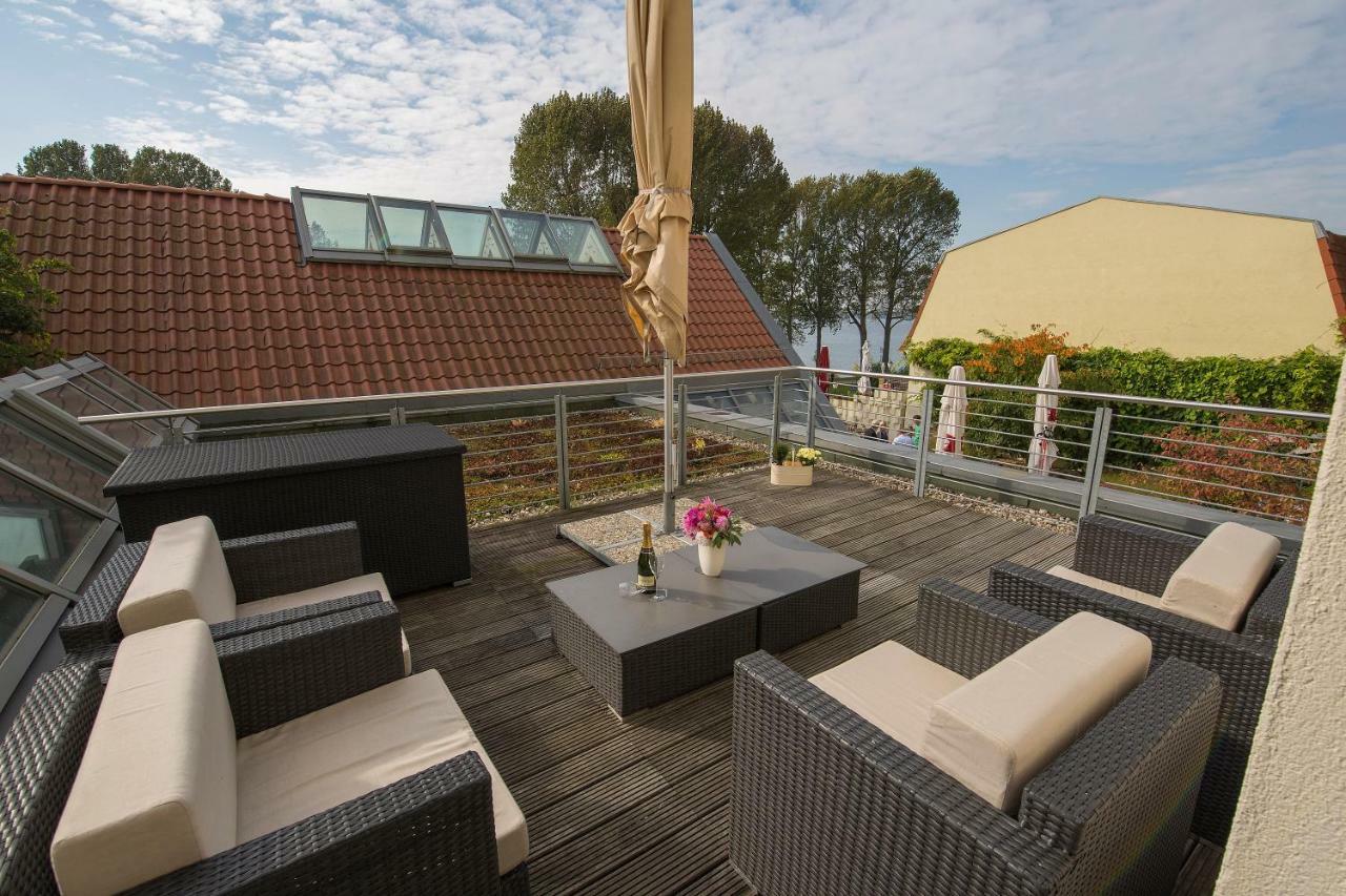 Hotel Kleines Meer Waren  Buitenkant foto