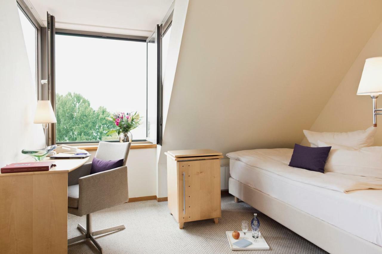 Hotel Kleines Meer Waren  Buitenkant foto